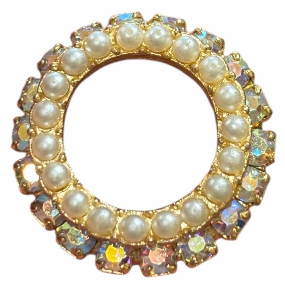 Vintage Faux Pearl & Aurora Borealis Rhinestone Wreath Brooch Gold Tone Pin
